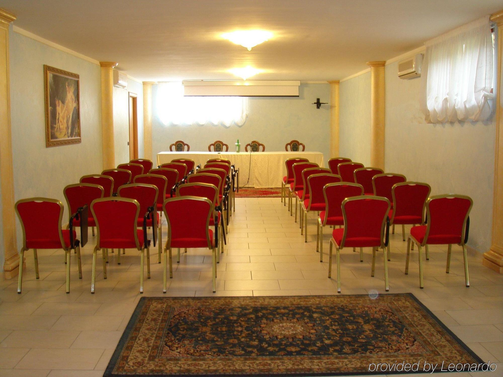 Hotel Parco Serrone Корато Удобства фото