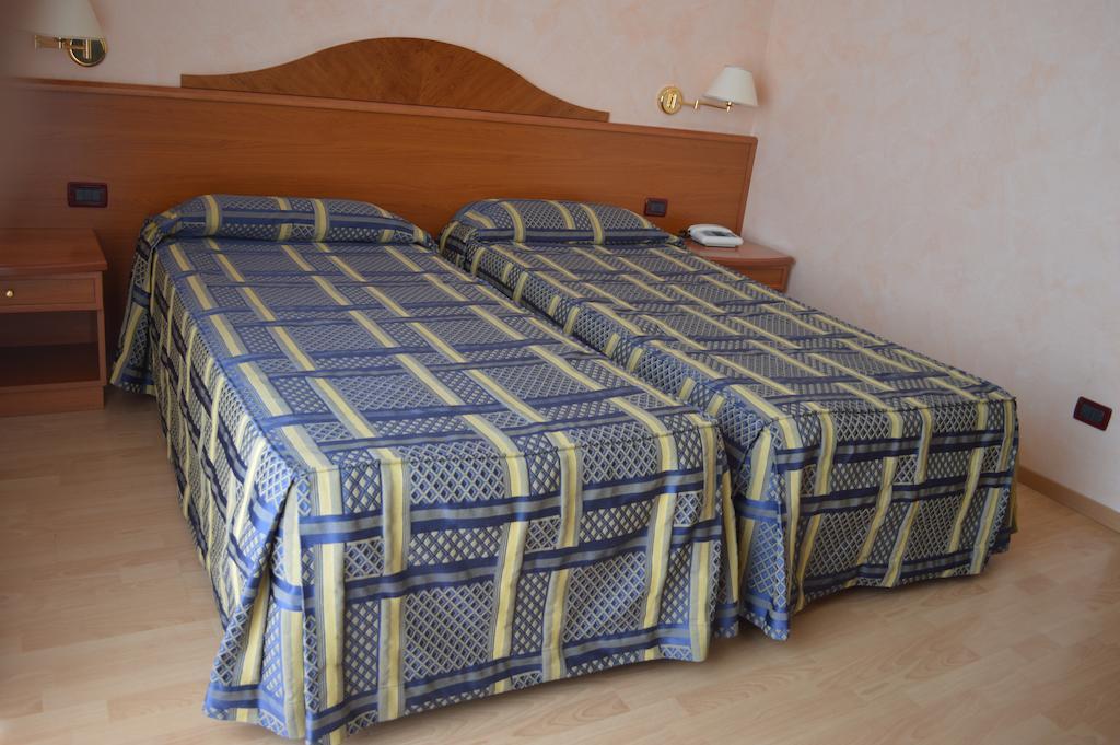 Hotel Parco Serrone Корато Экстерьер фото