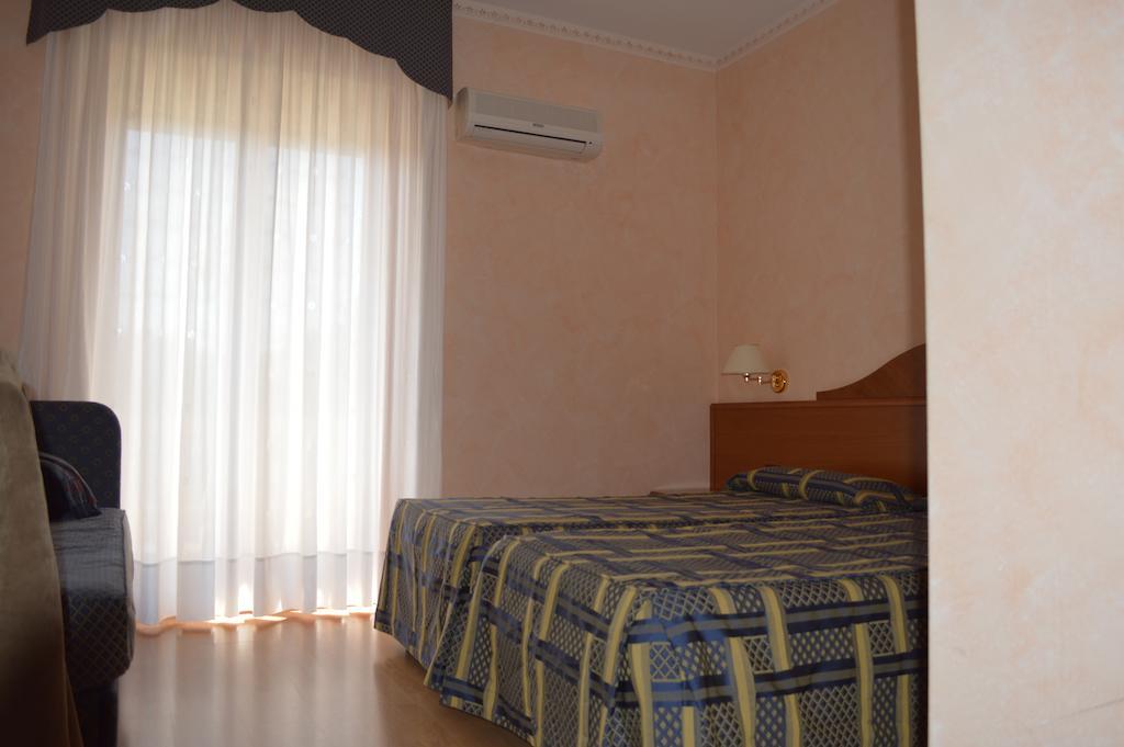 Hotel Parco Serrone Корато Экстерьер фото