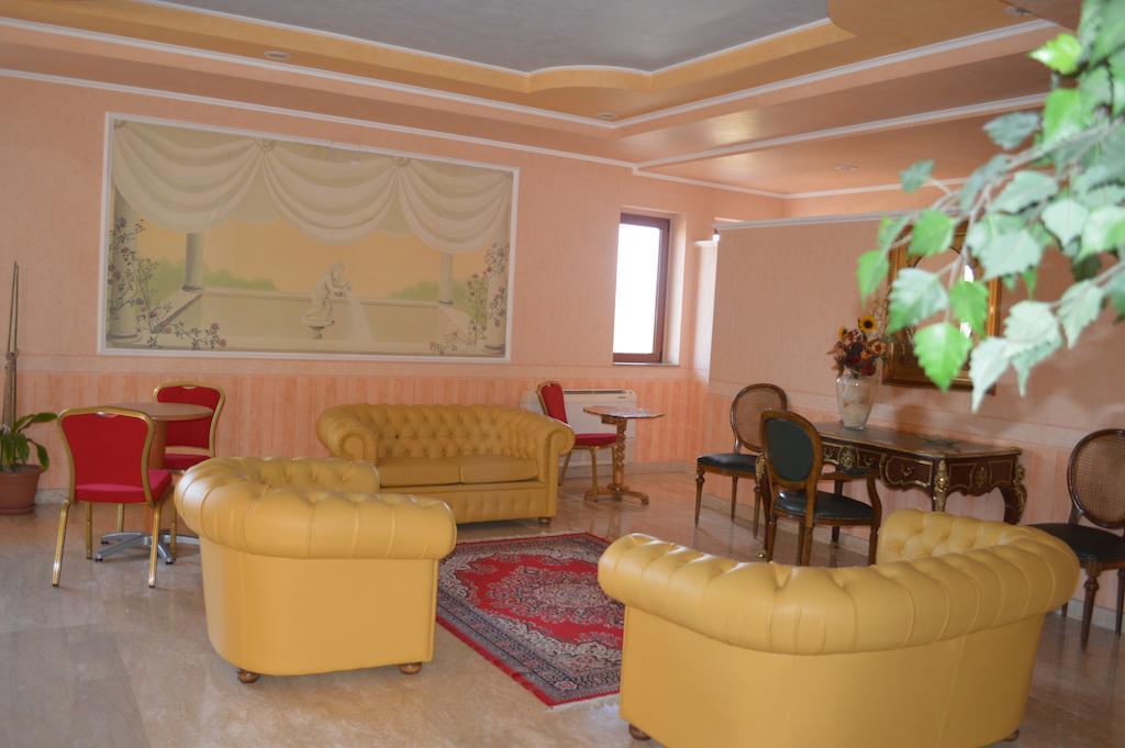 Hotel Parco Serrone Корато Экстерьер фото