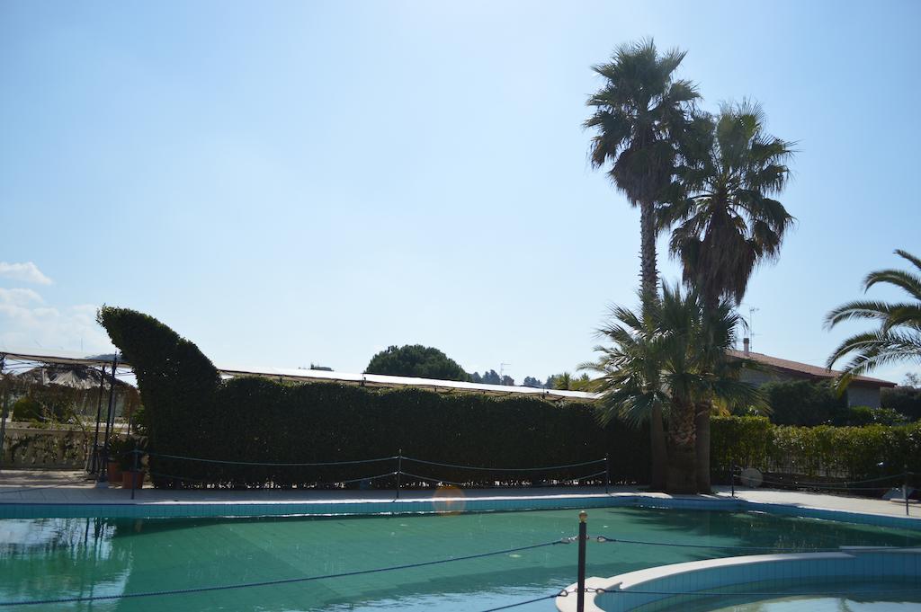 Hotel Parco Serrone Корато Экстерьер фото