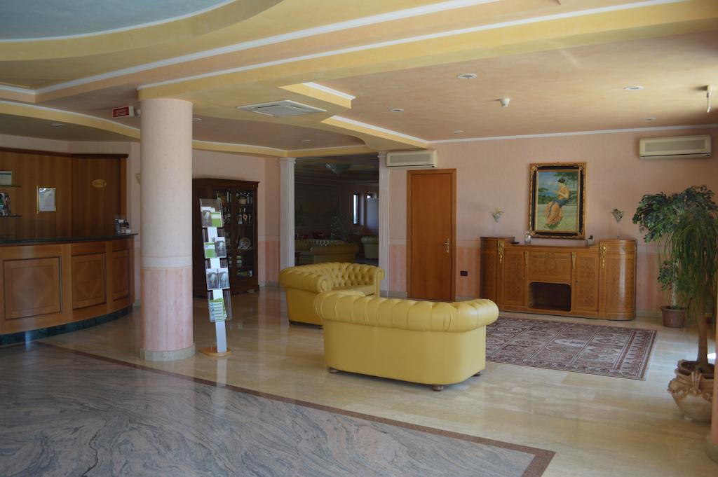 Hotel Parco Serrone Корато Экстерьер фото