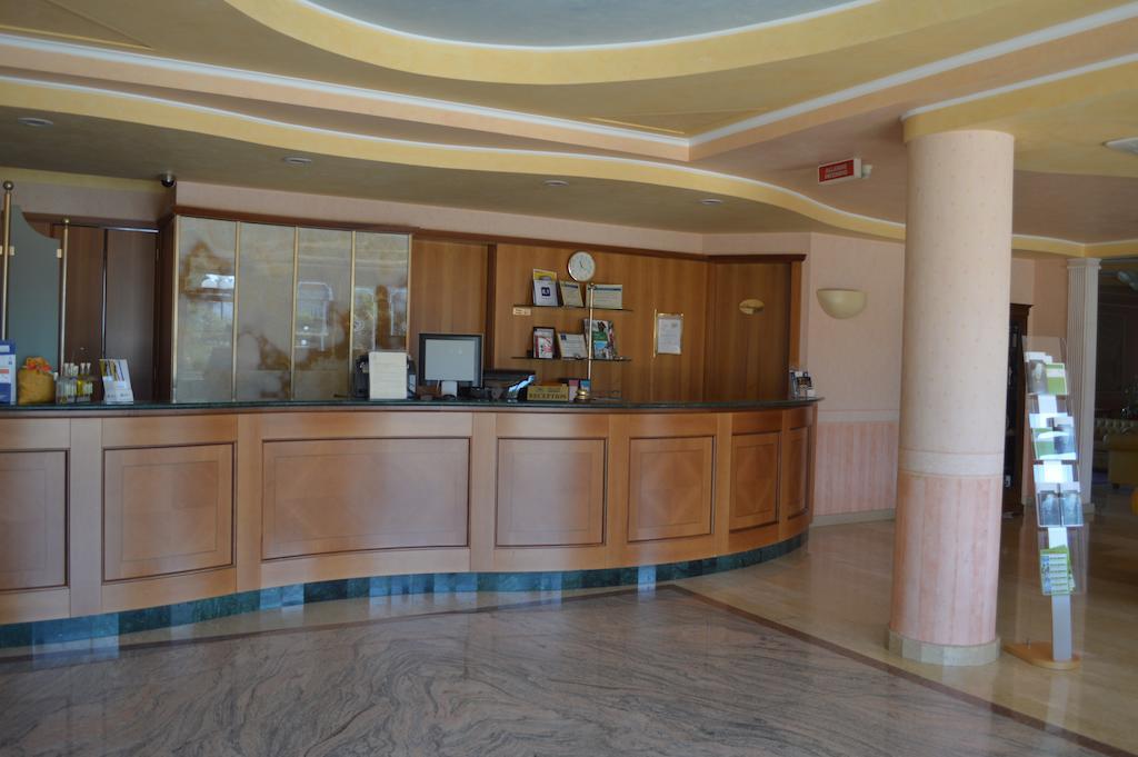 Hotel Parco Serrone Корато Экстерьер фото