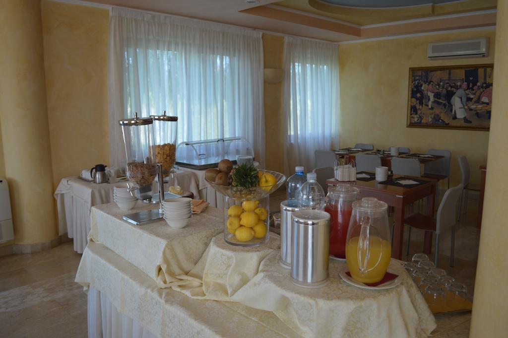 Hotel Parco Serrone Корато Экстерьер фото