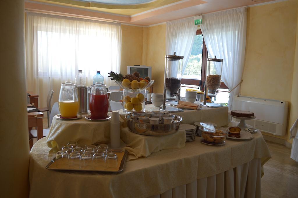 Hotel Parco Serrone Корато Экстерьер фото