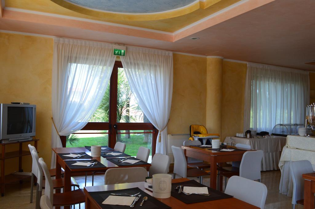 Hotel Parco Serrone Корато Экстерьер фото