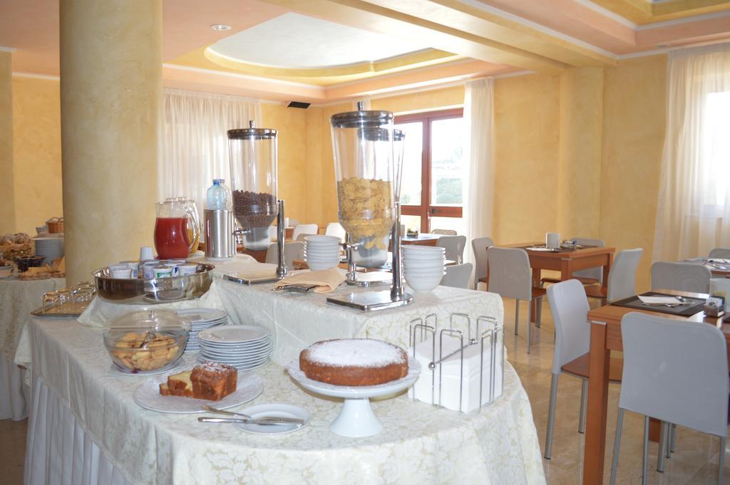 Hotel Parco Serrone Корато Экстерьер фото