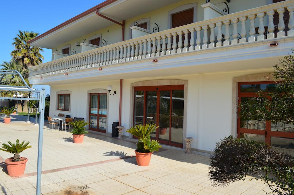 Hotel Parco Serrone Корато Экстерьер фото