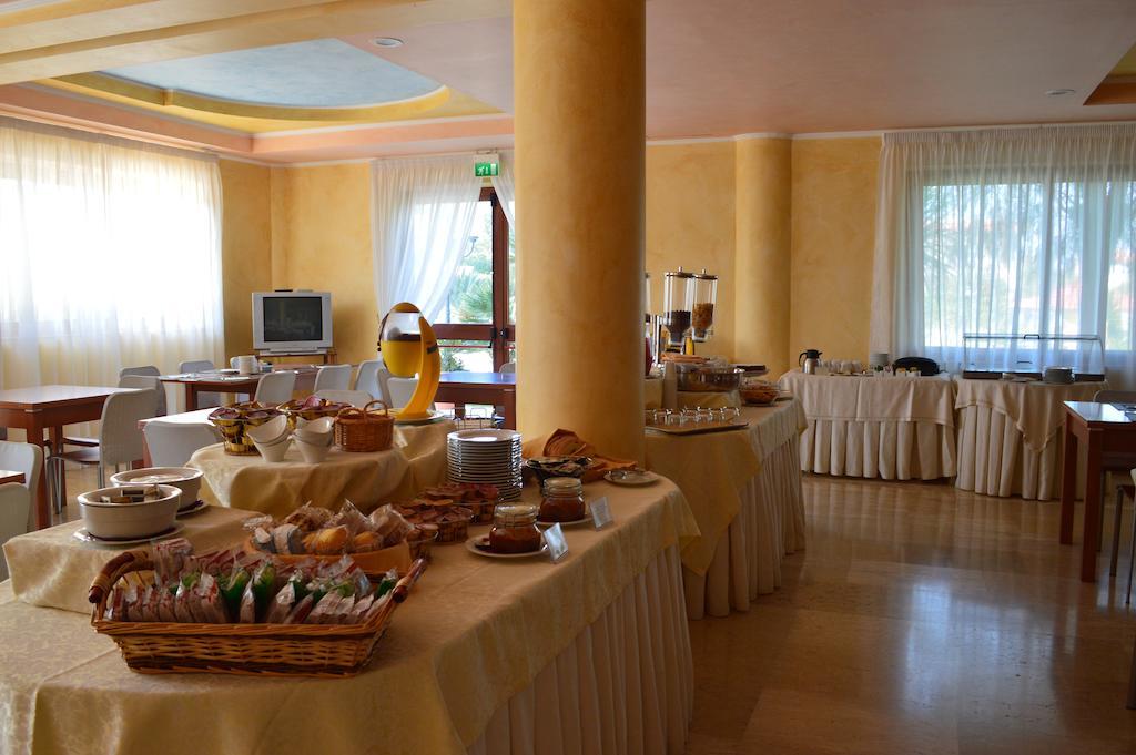 Hotel Parco Serrone Корато Экстерьер фото