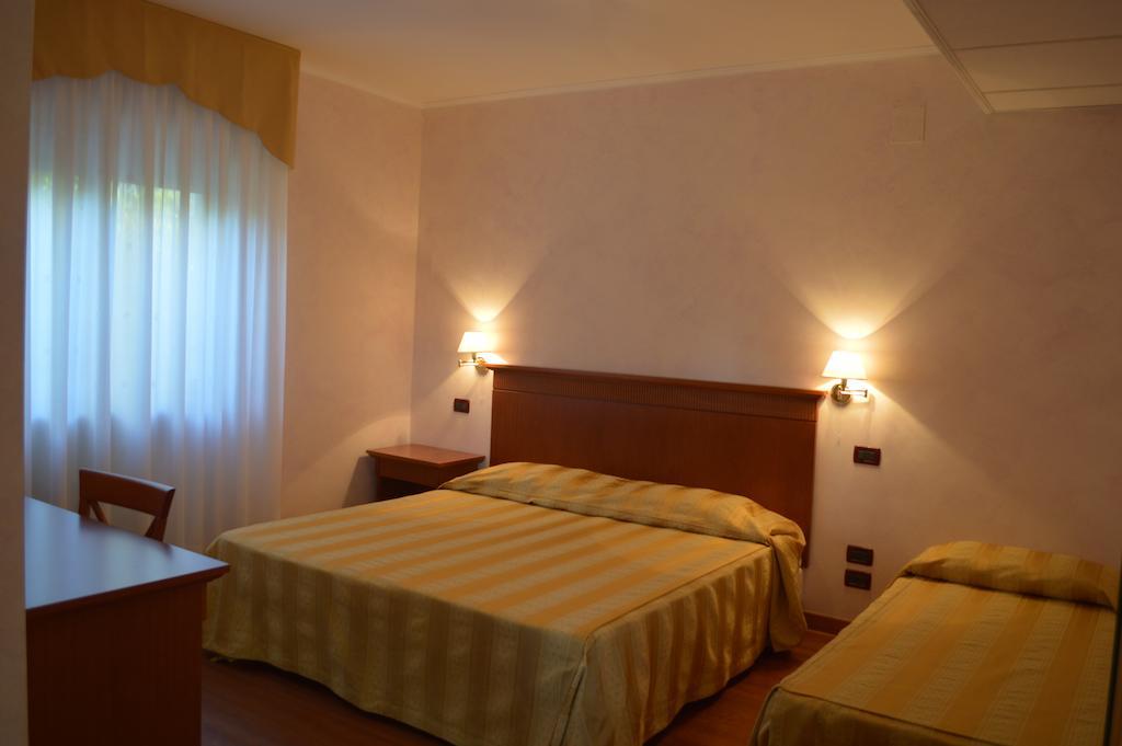 Hotel Parco Serrone Корато Экстерьер фото